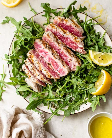 Grilled Tuna over Arugula with Lemon Vinaigrette