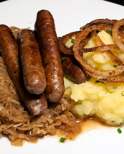 Nürnberger Bratwurst with Sauerkraut | The Little GSP