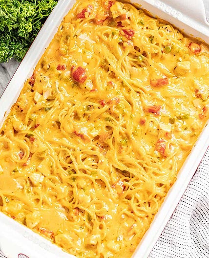 Oven Baked Cheesy Chicken Spaghetti - TASTYDONE