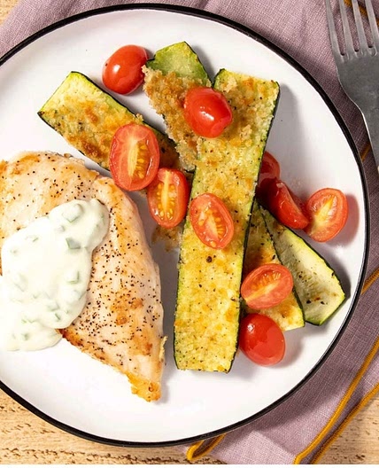 Chicken Breast with Creamy Jalapeño Sauce
WITH PANKO-CRUSTED ZUCCHINI AND TOMATOES