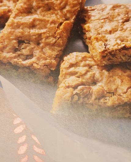 Cinnamon raisin granola bars