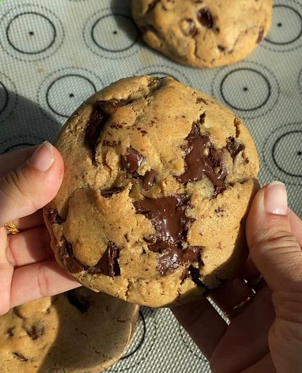 Giant Chocolate Chip Cookies