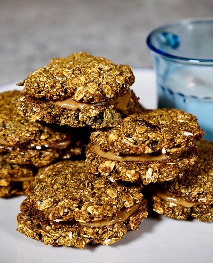 Vegan Oatmeal Sandwich Cookies