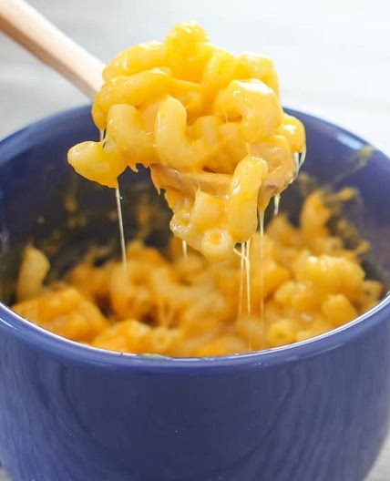 Microwave Macaroni and Cheese in a Mug