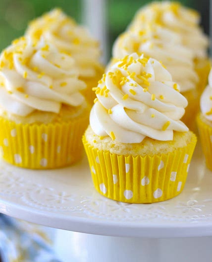 LEMON CUPCAKES with CREAM CHEESE FROSTING