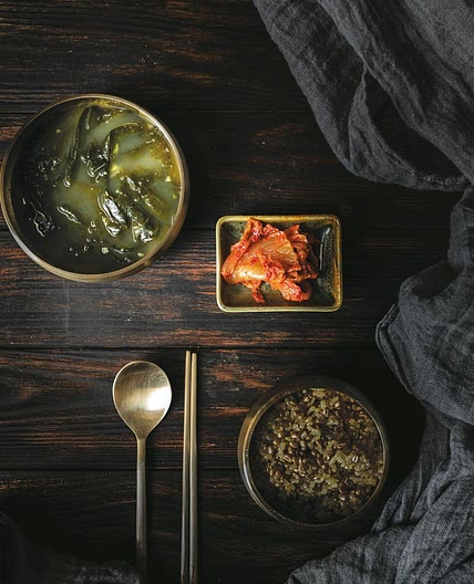 MIYEOK GUK  (미역국 • Seaweed Soup)