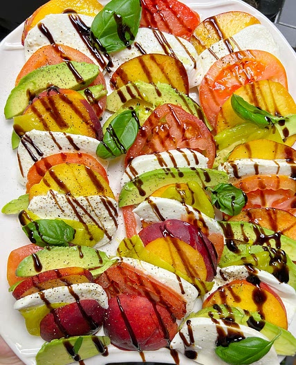 Peach Pepperoncini Caprese Salad 