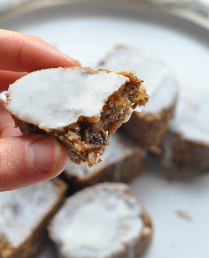 Raw Vegan Cinnamon Rolls