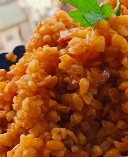 Burghul A Banadoura, Bulgur cooked with Tomato برغل عا بندورة