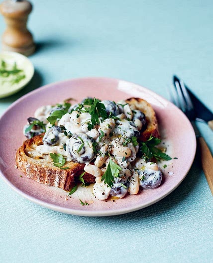 Creamy roasted mushrooms with thyme & white beans