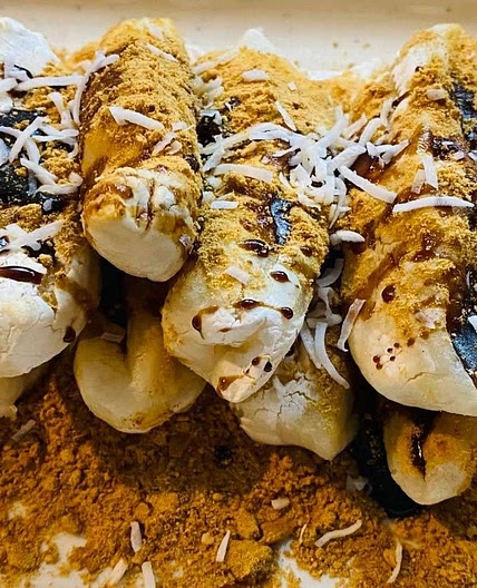 Sticky Rice Sticks with Brown Sugar Dipping Sauce | 红糖糍粑
