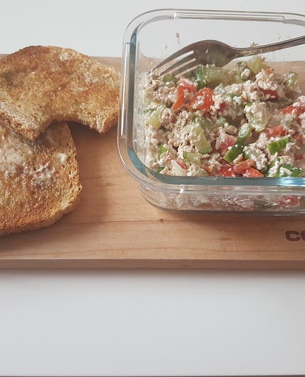 Hüttenkäse-Thunfisch Salat