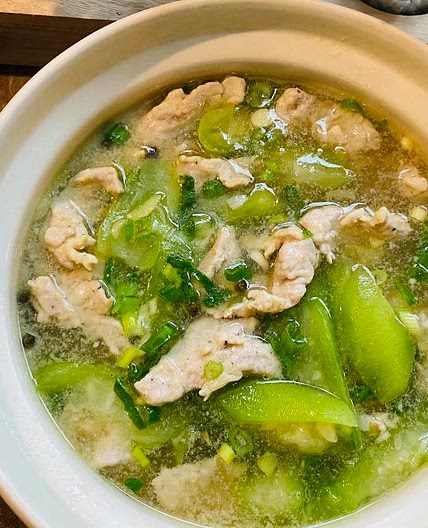 Luffa Acutangula with Pork Soup | 肉片丝瓜汤