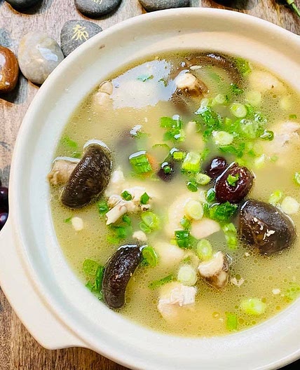 Chinese Chicken Mushroom Soup | 蘑菇鸡汤