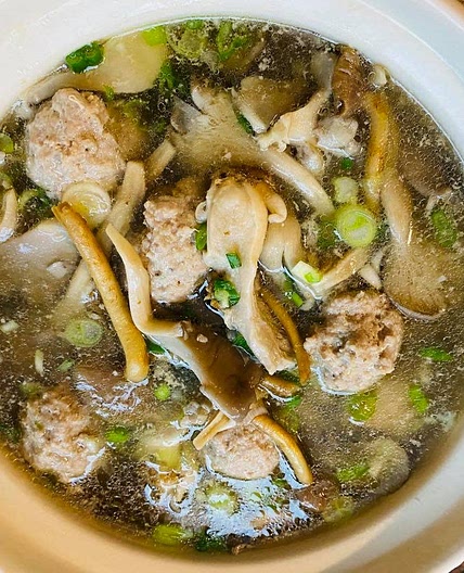 Meatballs with Mushroom Soup | 蘑菇肉丸汤