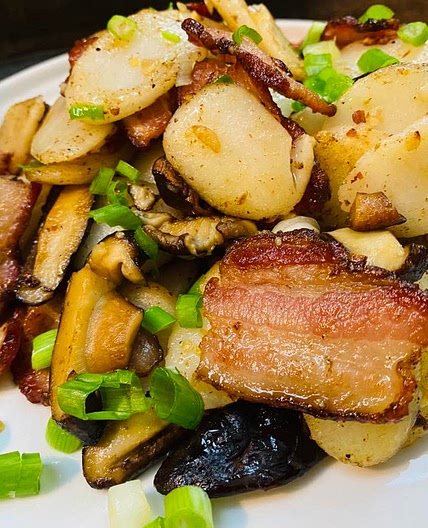 Bacon with Rice Cake Stir-fry | 年糕炒腊肉
