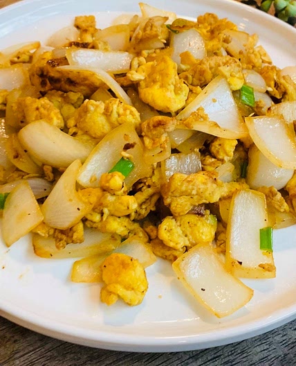 Egg and Onion Stir Fry | 洋葱炒蛋