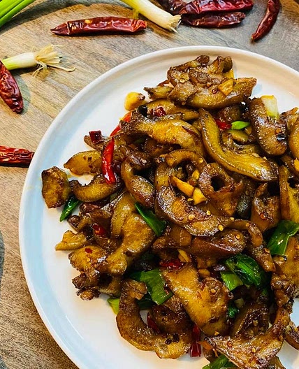 Spicy Pig Snout Stir Fry with Garlic and Chili Sauce | 辣炒猪鼻子