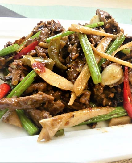 Szechuan Pickled Chili and Sliced Beef Stir Fry | 泡椒牛肉