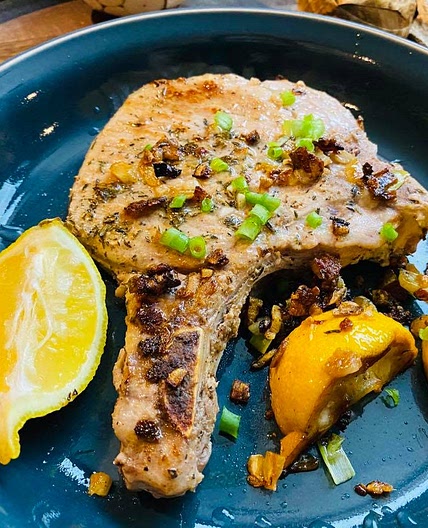 Pork Chop with Garlic and Butter Sauce