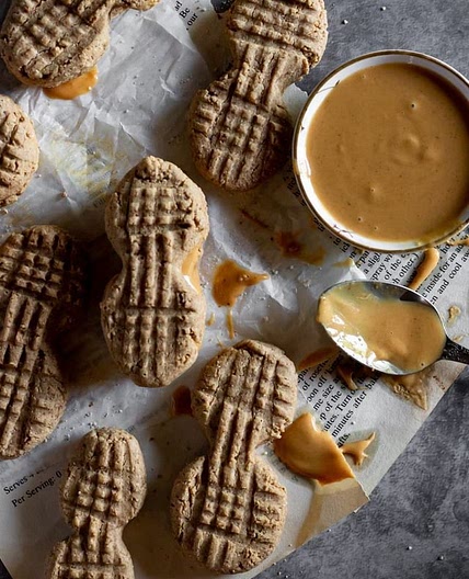 Are you ready for healthy nutter butters? (🤫 They are entirely gluten free and vegan too!) Find the full written recipe on www.thesimplesprinkle.com/healthy-nutter-butter-recipe ✨Dry ingredients✨ * ¾&nbsp;cup&nbsp;plantain flour&nbsp;(100g) * ½&nbsp;cup&n