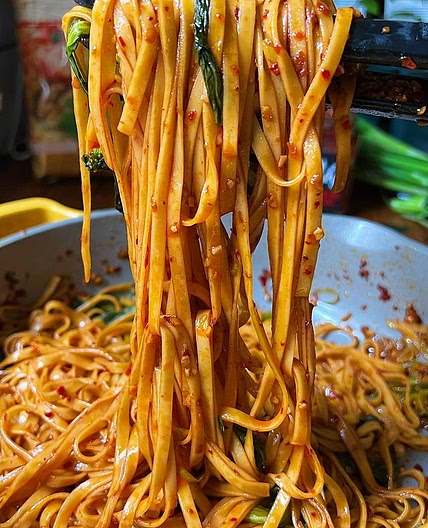 Very lazy chilli garlic noodles