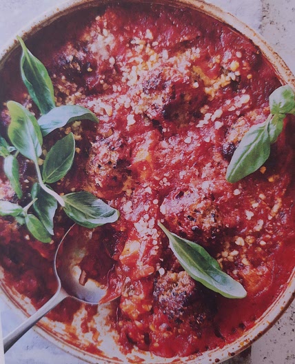 Quinoa-gehaktballetjes uit de oven met courgette prei en pecorino