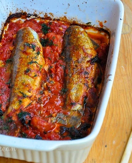 Trout with tomato and garlic sauce   