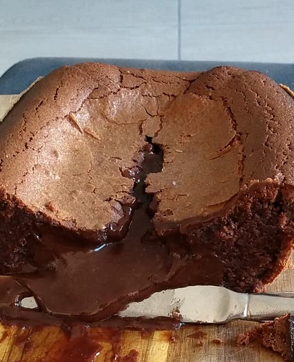Molten chocolate cake
