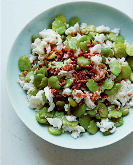 Hibiscus-blossom egg white with fresh fava beans