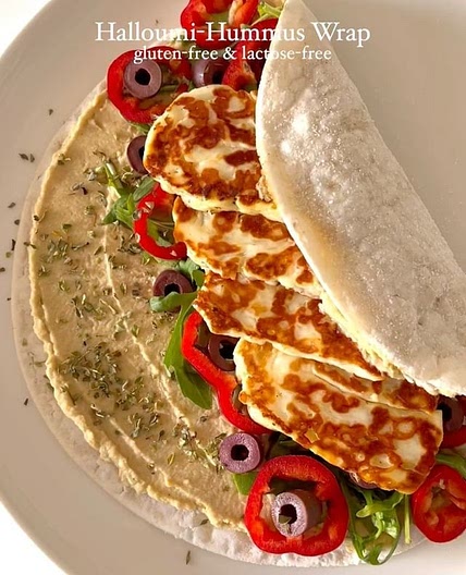 Healthy &amp; Easy Lunch Ideas PART2: Halloumi-Hummus Wrap🤩 It’s gluten-free &amp; lactose-free! Such a simple and delicious lunch idea!😋 • - gluten-free tortilla - hummus (I made it by myself without garlic) - arugula - bell pepper - olives - lactose-fr