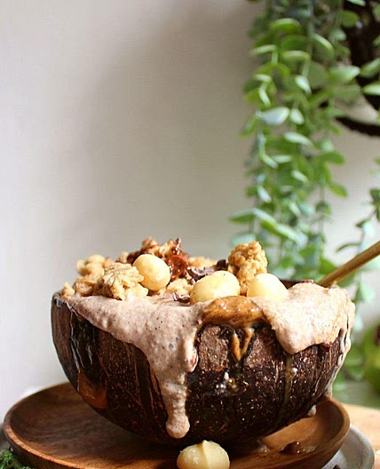 Secret Healthy Cookie Dough Smoothie Bowl that tastes like Cake batter
