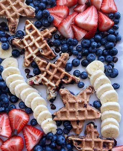 4 ingredient blueberry waffles (gf/df) ingredients: -1 banana -2 eggs -1/2 cup blueberries -1/2 cup oat flour mix all ingredients together and pour into your waffle iron top with your favorite toppings and enjoy!!!