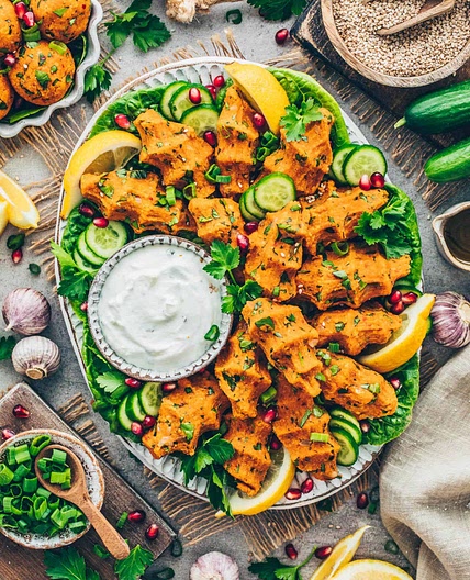 Linsen-Bulgur-Frikadellen (Mercimek Köftesi)