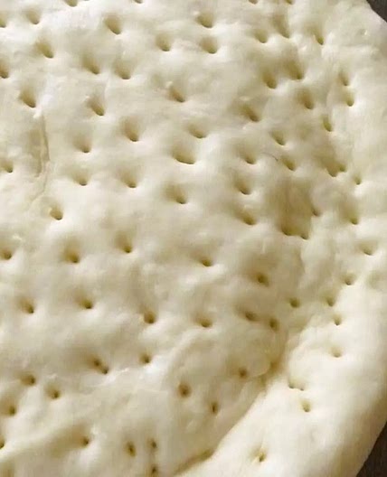 Oil-free pizza dough 