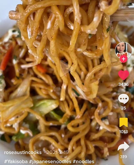 Yaki soba noodles 