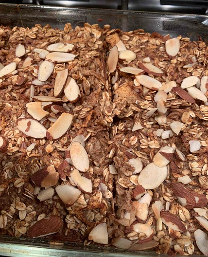Cinnamon Apple Baked Oatmeal 