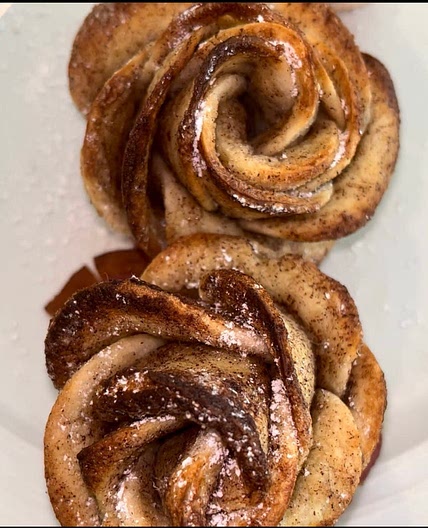 BACON WRAPPED ROSE SHAPED FRENCH TOAST