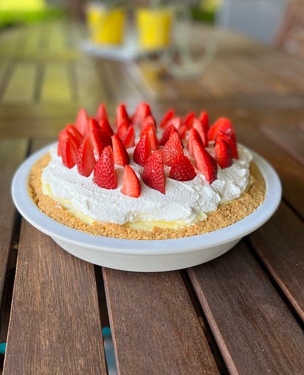 Lemon Oreo Crust No-Bake Lemonade Pie