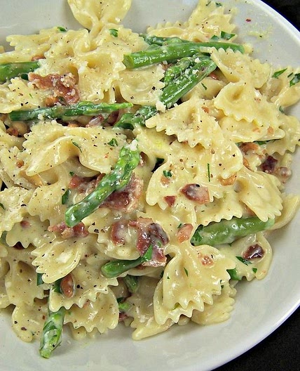 Creamy Pasta with Asparagus and Bacon
