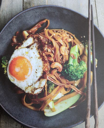 Stir fry noodles with broccoli, cashews & lime