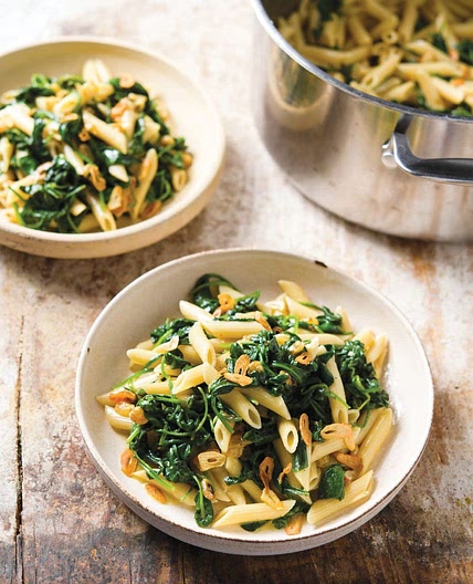 Penne with Spinach, Raisins and Toasted Garlic