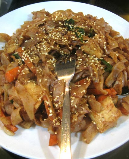 Vegan Vietnamese Stir-Fried Rice Noodles (Pho)