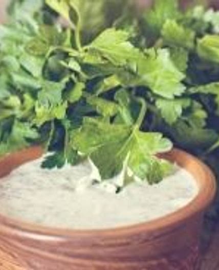 Sour cream sauce and chives