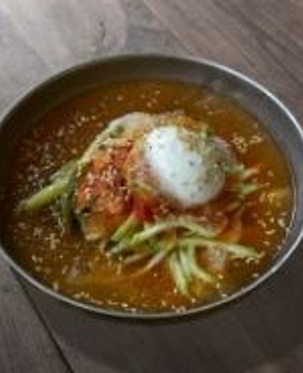 Noodles with Kimchi Sauce