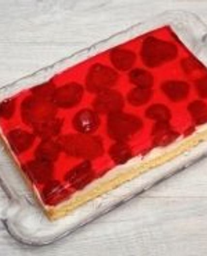 Strawberry jelly cake
