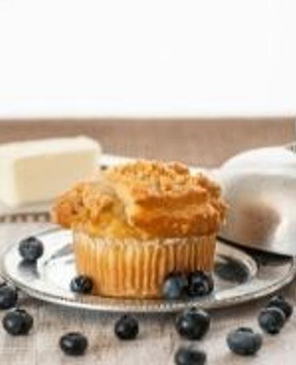 Butter cupcakes with blueberries