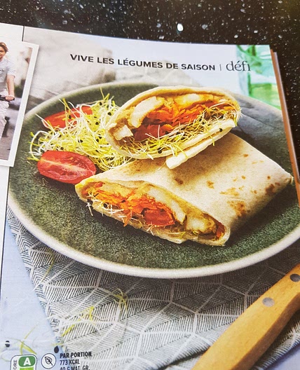 Wraps aux légumes, houmous et halloumi