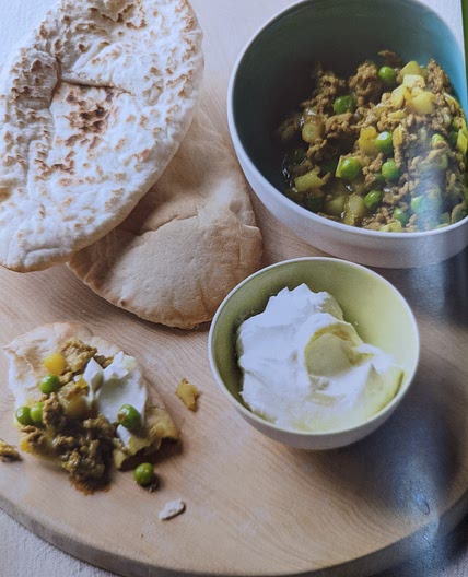 Spiced lamb pittas