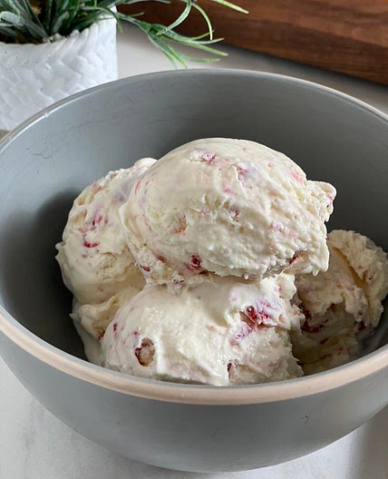 Easy 3 Ingredient No-Churn Ice Cream